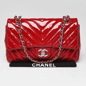 Chanel Red Chevron Quilted Patent Leather Medium Single Flap Bag